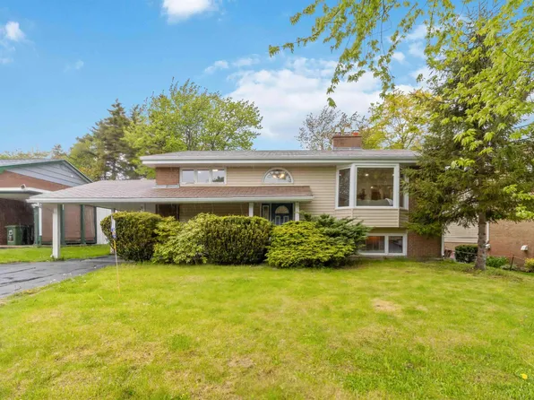89 Clayton Park Dr, Halifax, NS B3M 1M1