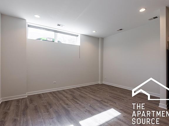 5th image of 2247 W Lawrence Ave #2