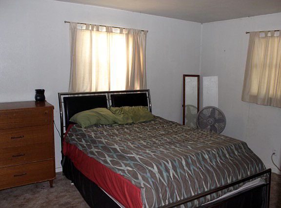 5th image of 5912 Fort Worth Ave