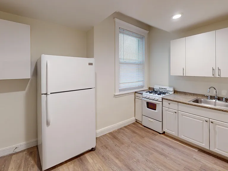 28 Sidlaw Rd #2 — Photo 5