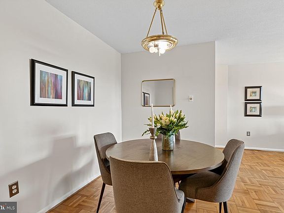 4th image of 700 7th St SW APT 716