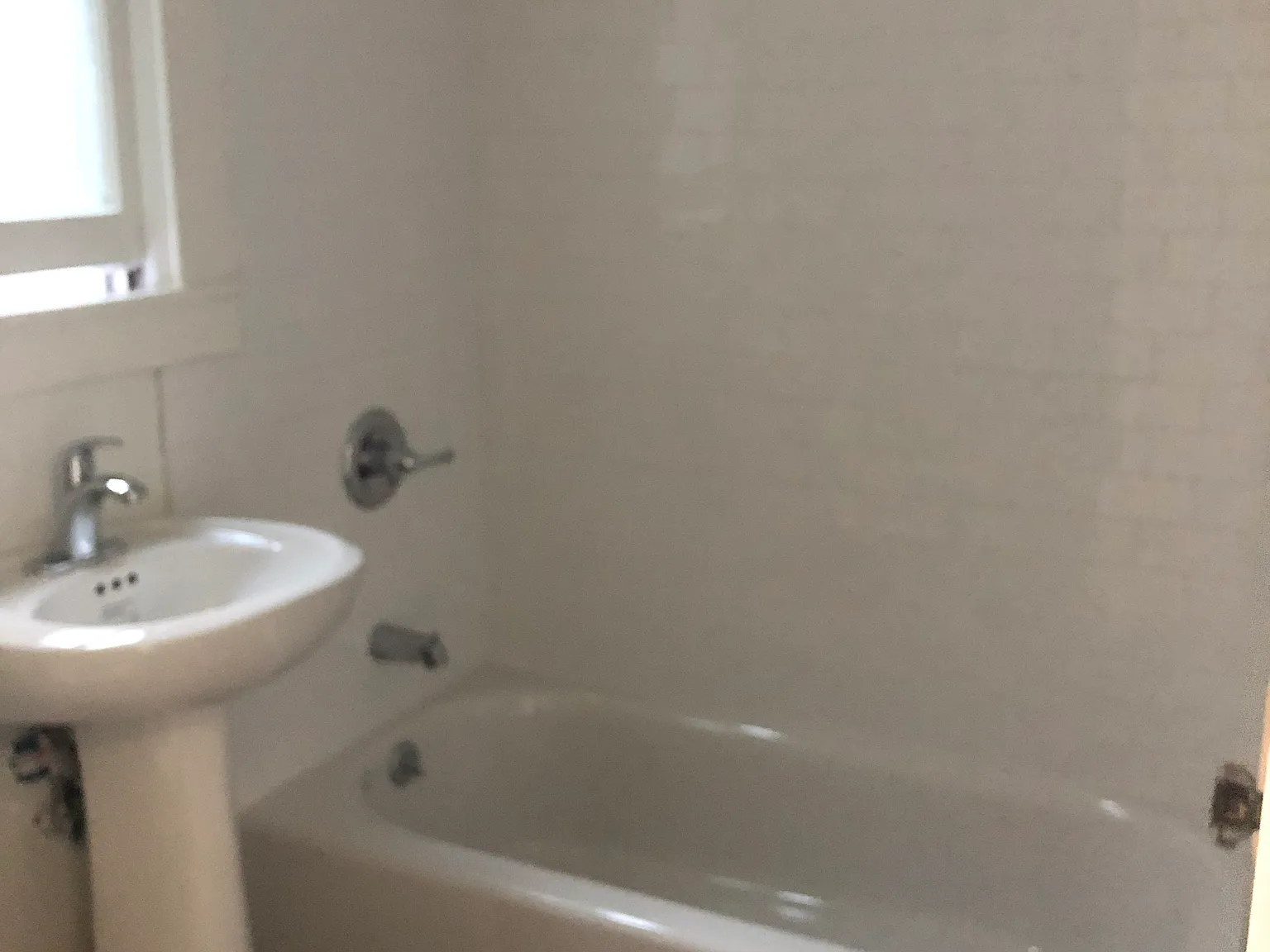 2410 Chestnut Street Apartments — Photo 2