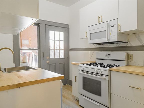 5th image of 1528 Maryland St APT 1