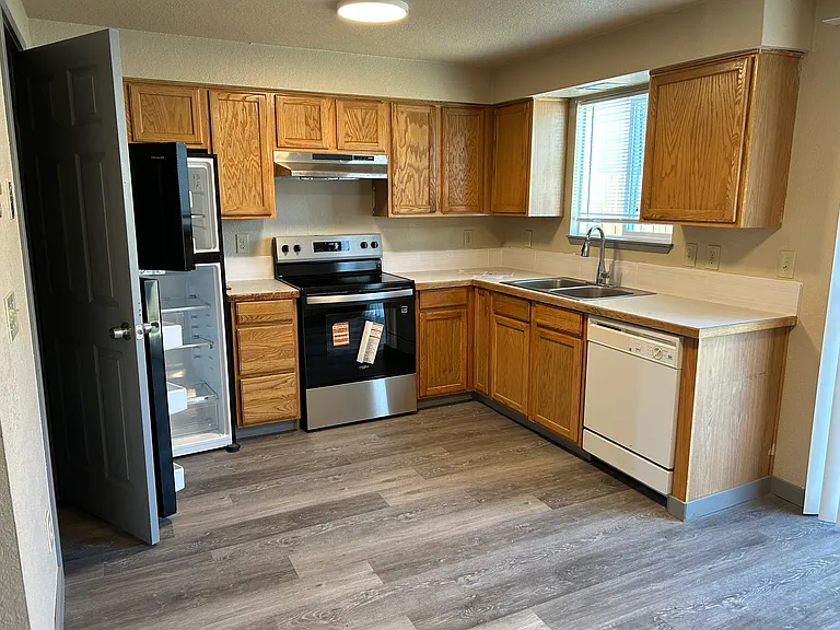 1765 Queen Ave SW — Photo 33