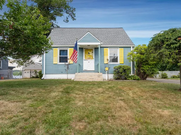102 Vista Drive, East Haven, CT 06512