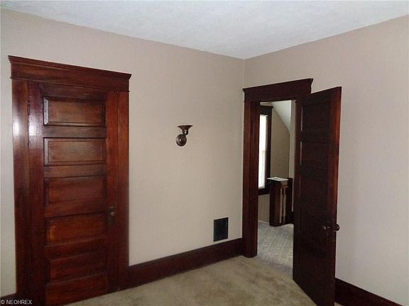 3rd image of 319 Belmont Ave NW