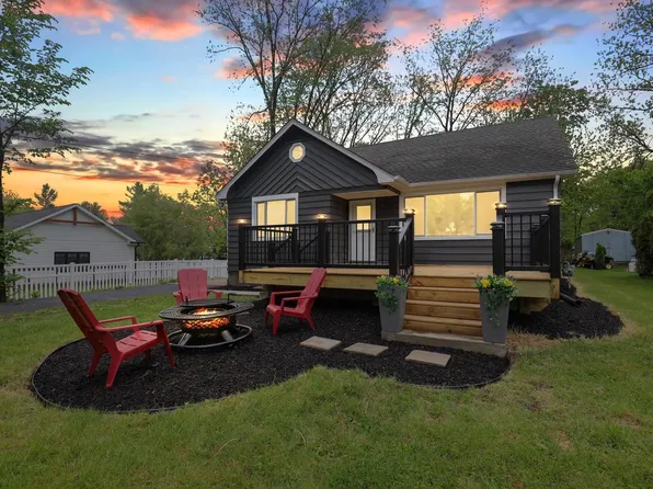 71 Menomonee STREET, Williams Bay, WI 53191