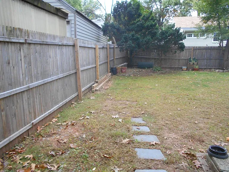 822 Pratt St — Photo 7