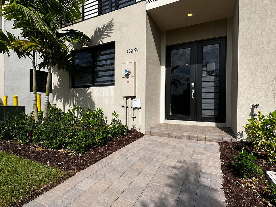 SW 262nd St