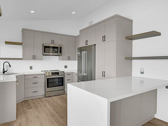 2nd image of 6809 Seawatch Ln