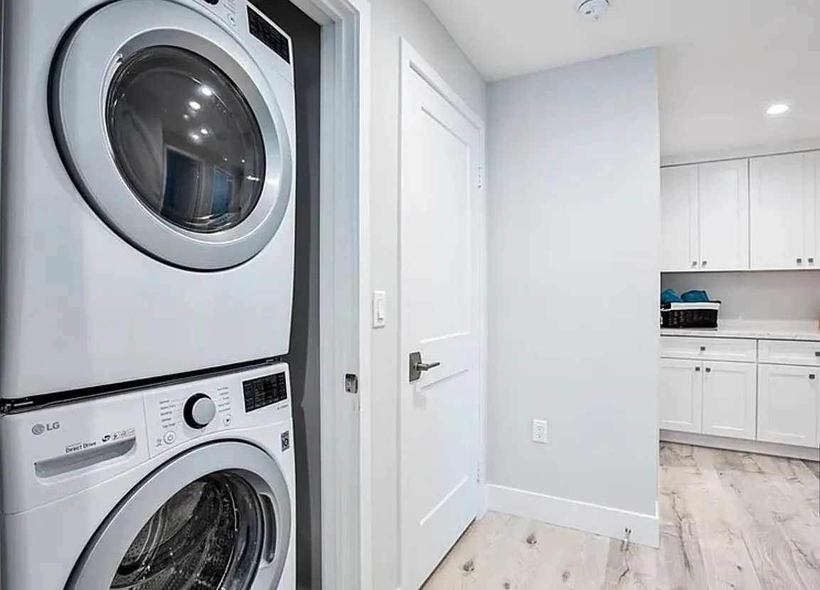 3 bed, 1600 sqft, $4,650 — Photo 1