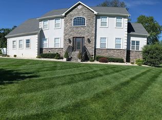 6 George Allen Ct, Monroe Township, NJ 08831