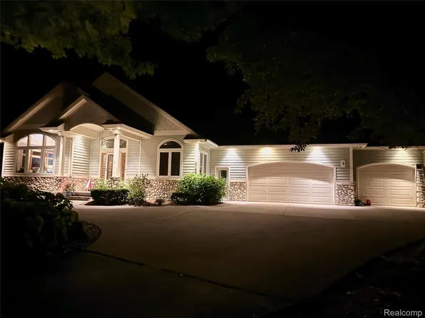 6788 E Hoxie Rd, Cedar, MI 49621