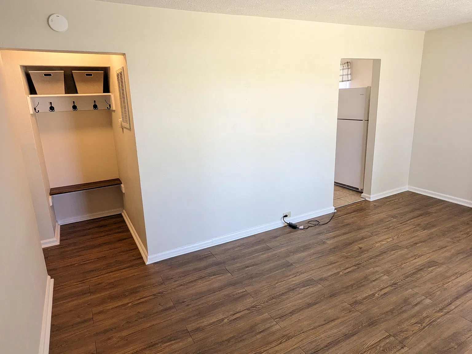 1027 S Edison Ave — Photo 4