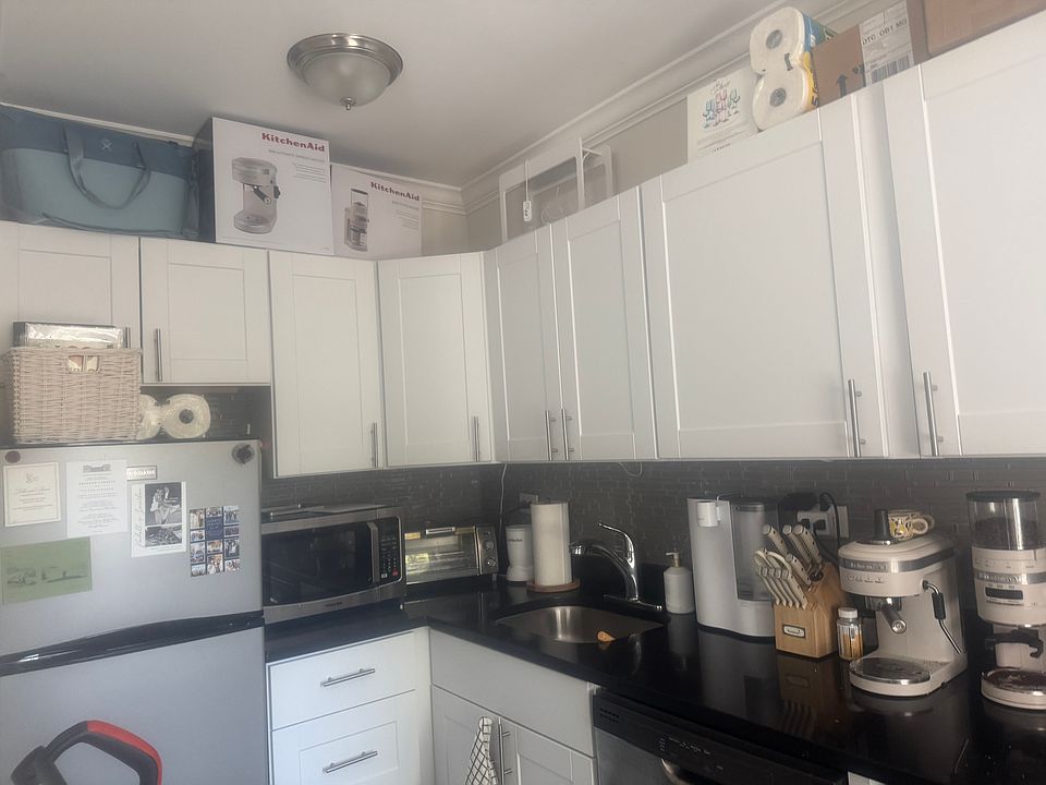 1st image of 2129 N Dayton St #3F