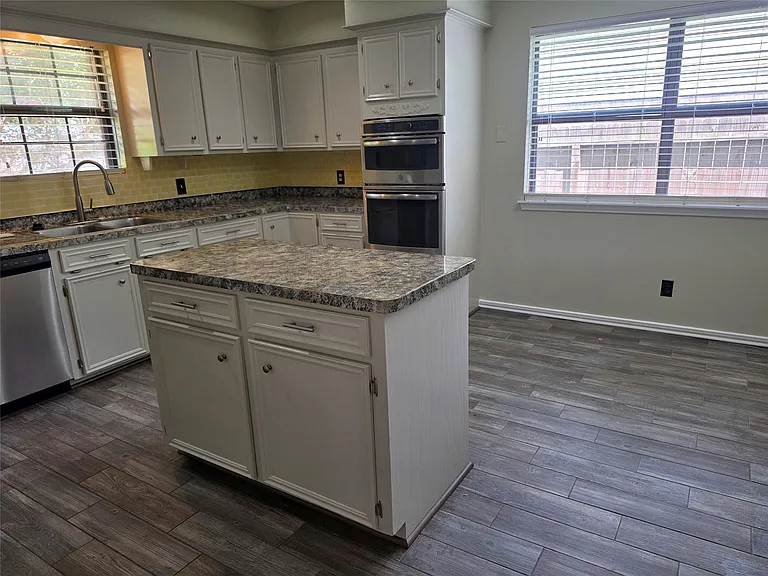 2304 Colleen Dr — Photo 8