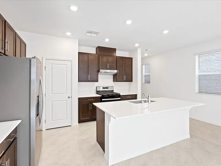 9115 Vesey Ave — Photo 15