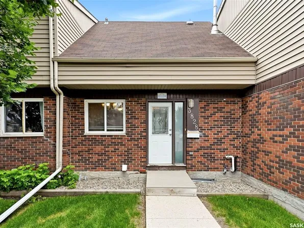 3828 Castle ROAD, Regina, SK S4S 6M7