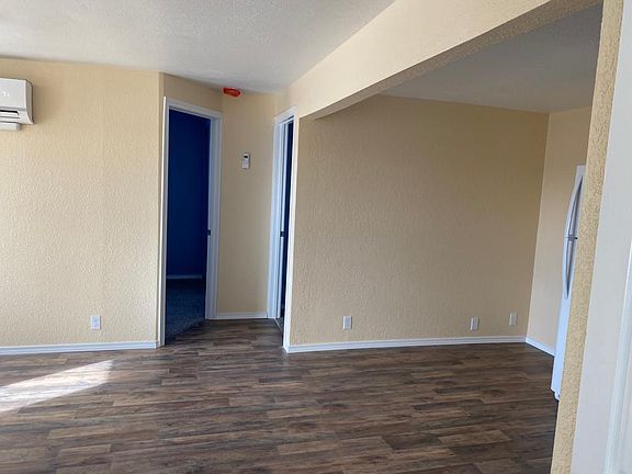 3rd image of 204 E Columbia Dr APT D