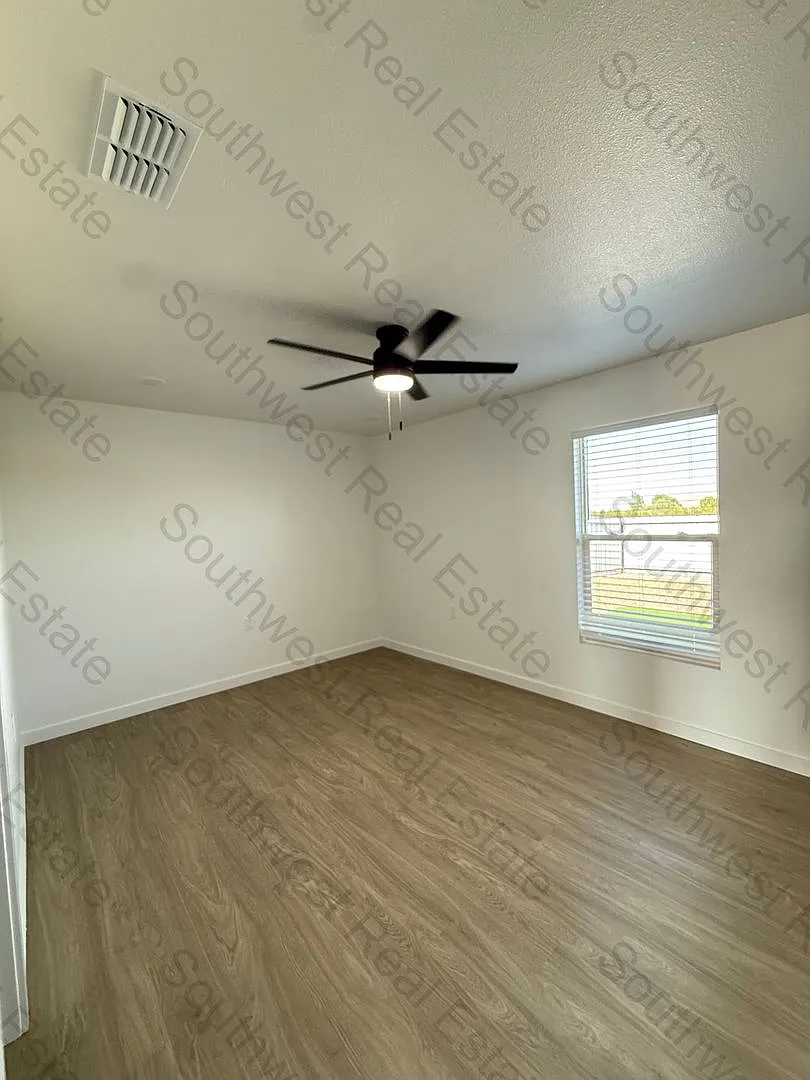 3509 Ethan — Photo 4