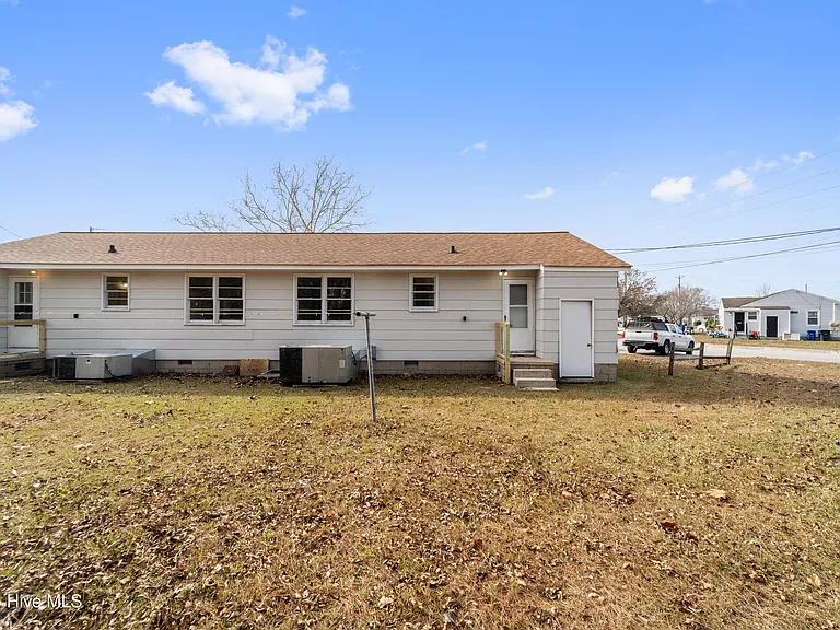 2272 Onslow Dr — Photo 12