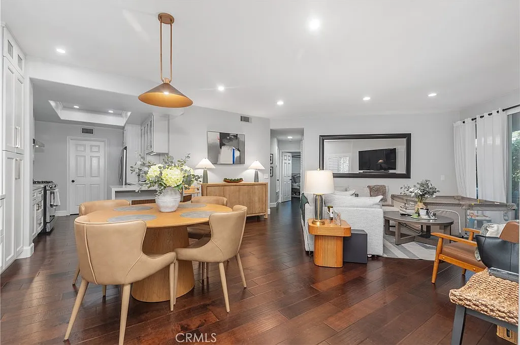 2 bed, 1397 sqft, $4,995 — Photo 3