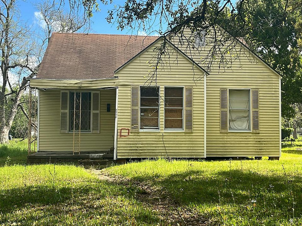 1st image of 2240 Oaklawn Ave