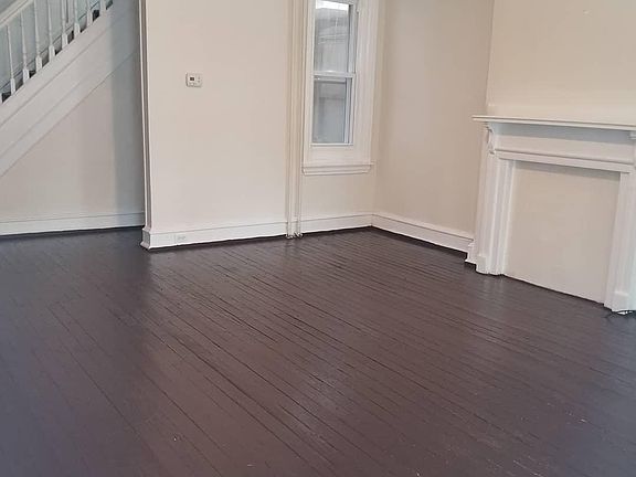 4th image of 223 W 22nd St