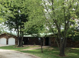2211 S Hall St, Webb City, MO 64870