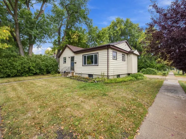 1621 12th Ave S, Fargo, ND 58103