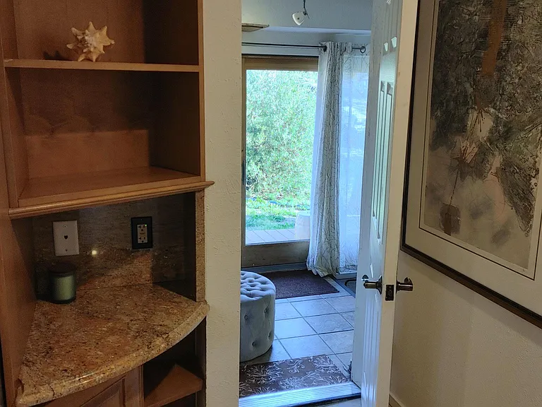 455 Delaware Dr — Photo 20