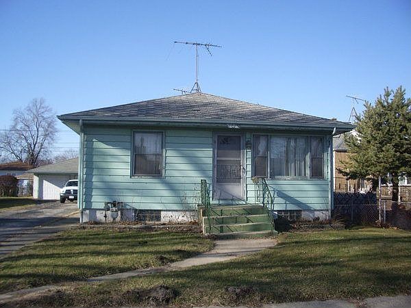 1st image of 782 Greenbay Ave