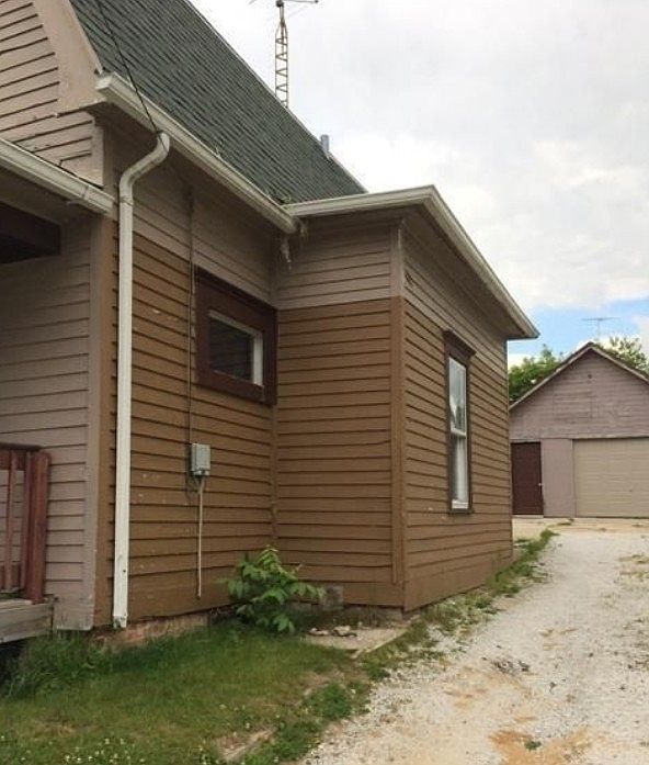 2nd image of 1606 S 10th St