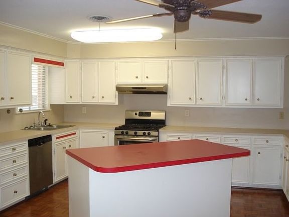 3rd image of 4422 Sarver St