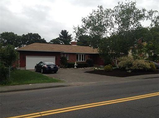 2nd image of 746 Chapin St