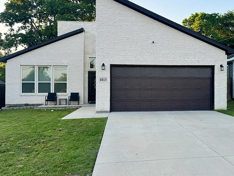 1815 Paducah Ave — Photo 1