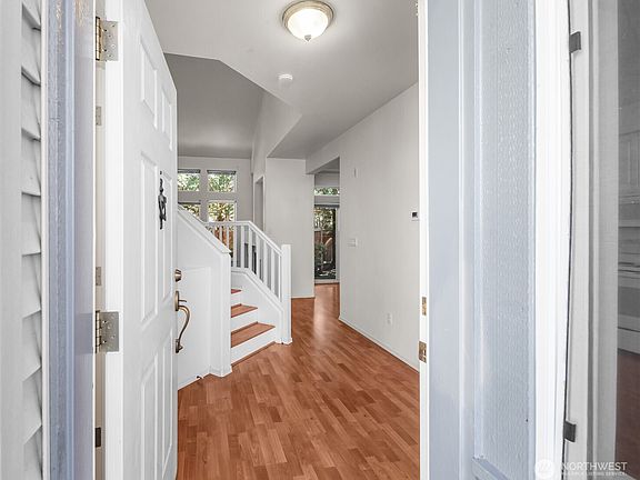2nd image of 608 Chelan Place NE #C