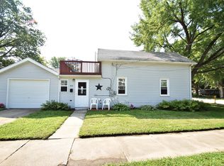 925 N 3rd St, Niles, MI 49120