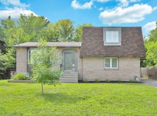 2556 Gravelle Cres, Ottawa, ON K1B 3A3