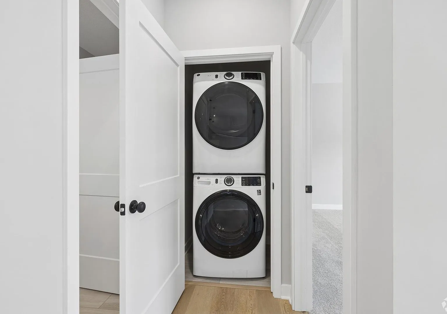 Oneka Fields Townhomes (D) — Photo 3