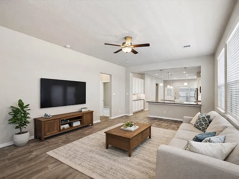 7043 Coneflower Creek Ct — Photo 2