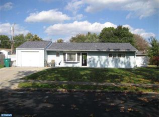 20 Broadleaf Rd, Levittown, PA 19057