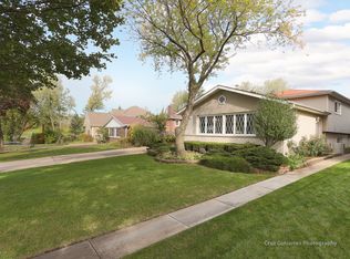 609 N Howard Ave, Elmhurst, IL 60126
