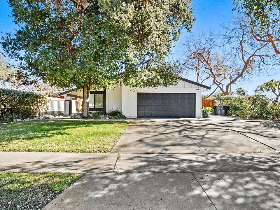 806 Silverwood Ave