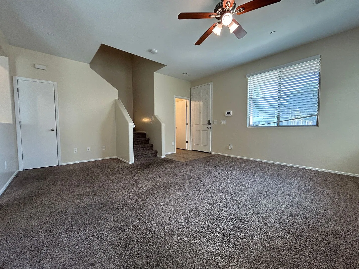 Charming 3 Bedroom, 2 Bath Home in Avondale — Photo 2