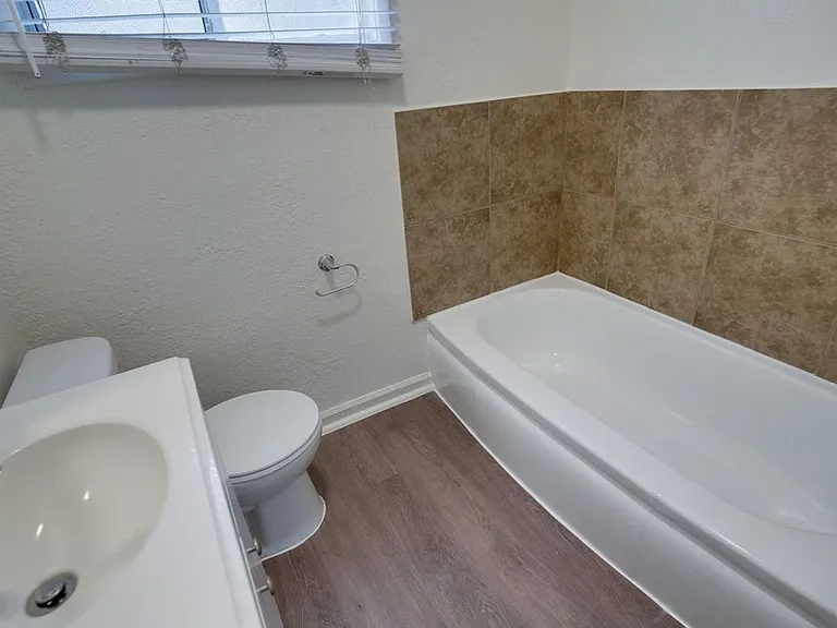 4078 Muirfield Rd & 4319 Santo Tomas Dr — Photo 13