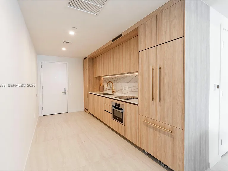 77 SE 5th St #3914 — Photo 6