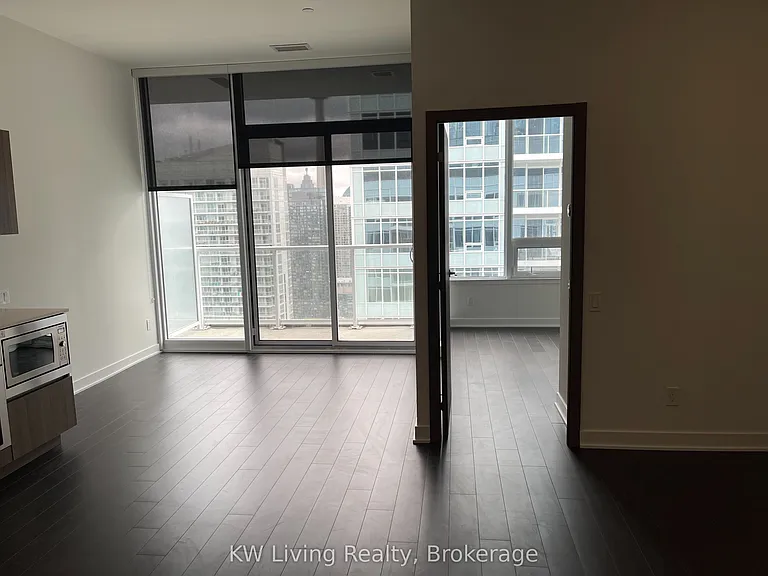 19 Bathurst St #4210 — Photo 5