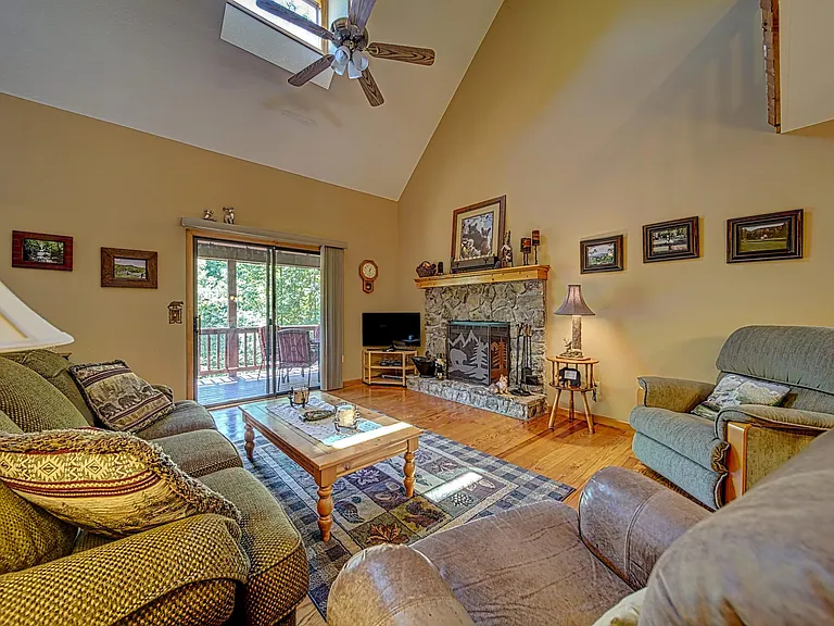 738 Laurel Hill Rd — Photo 7