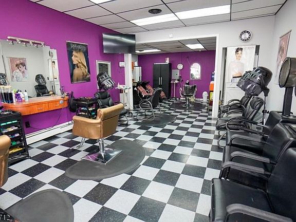 5th image of 475 Washington Ave #477